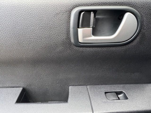 2011 Mitsubishi Endeavor Image 10