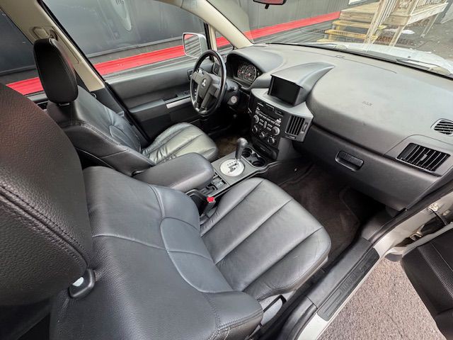 2011 Mitsubishi Endeavor Image 11