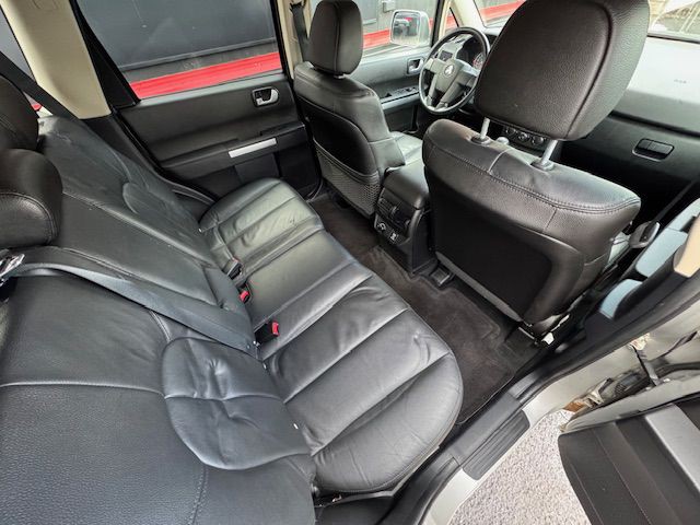 2011 Mitsubishi Endeavor Image 13