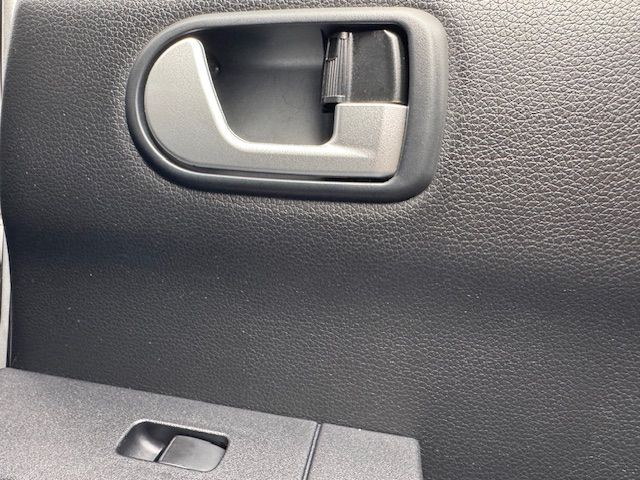 2011 Mitsubishi Endeavor Image 15