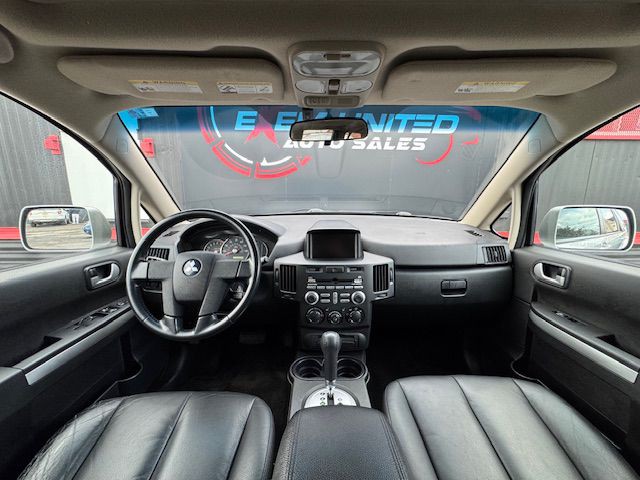 2011 Mitsubishi Endeavor Image 16