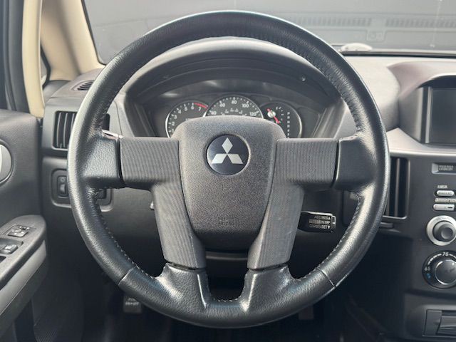 2011 Mitsubishi Endeavor Image 18