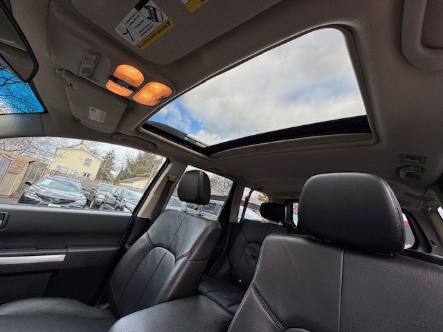 2011 Mitsubishi Endeavor Image 20