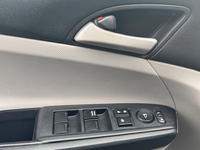 2012 Honda Accord Image 13