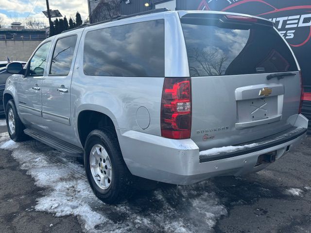 2013 Chevrolet Suburban Image 4