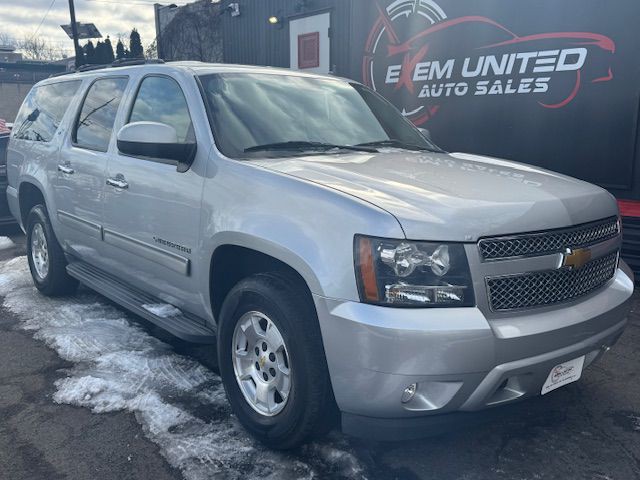 2013 Chevrolet Suburban Image 5
