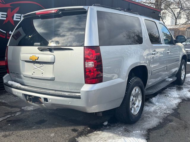 2013 Chevrolet Suburban Image 7