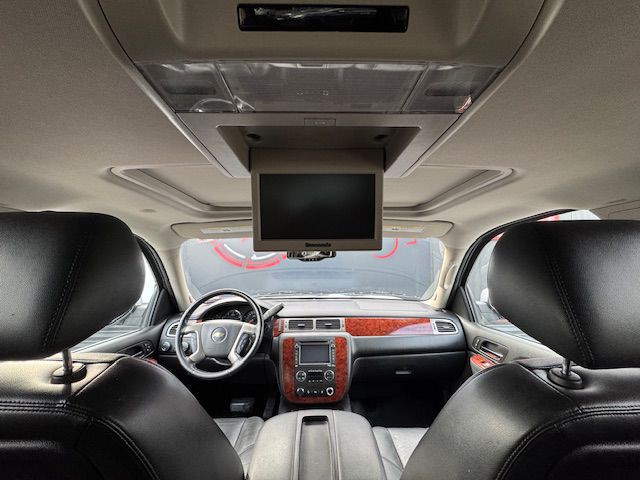 2013 Chevrolet Suburban Image 28