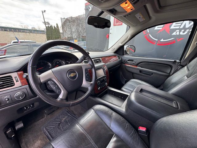 2013 Chevrolet Suburban Image 11