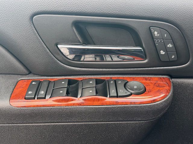 2013 Chevrolet Suburban Image 12