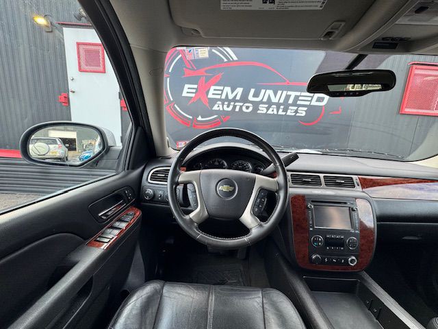 2013 Chevrolet Suburban Image 24