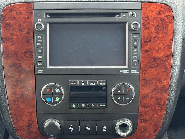 2013 Chevrolet Suburban Image 25