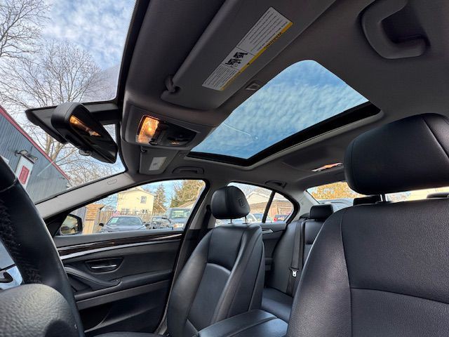 2015 BMW 5 Series Image 27