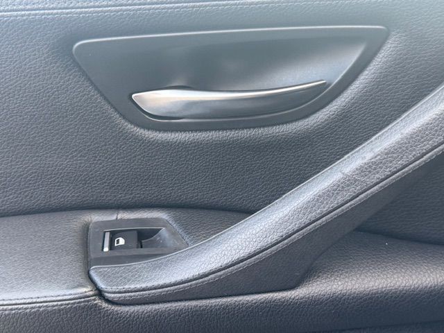 2015 BMW 5 Series Image 16