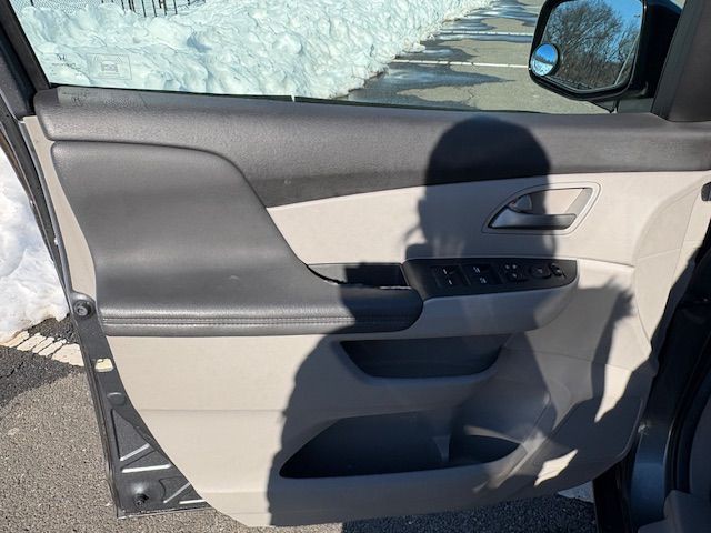 2012 Honda Odyssey Image 15