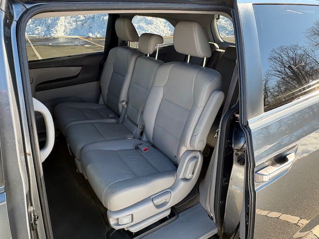 2012 Honda Odyssey Image 16