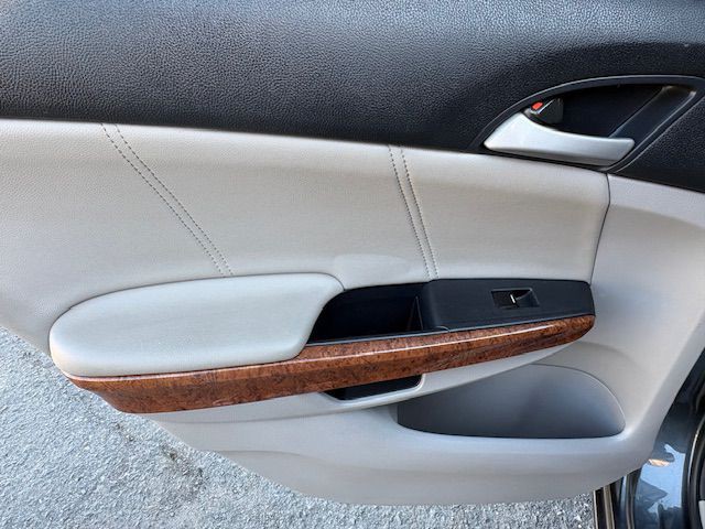 2012 Honda Accord Image 16