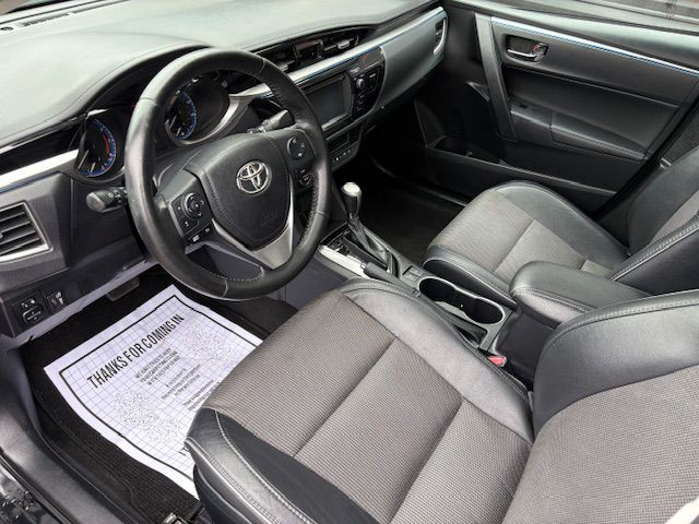 2016 Toyota Corolla Image 12