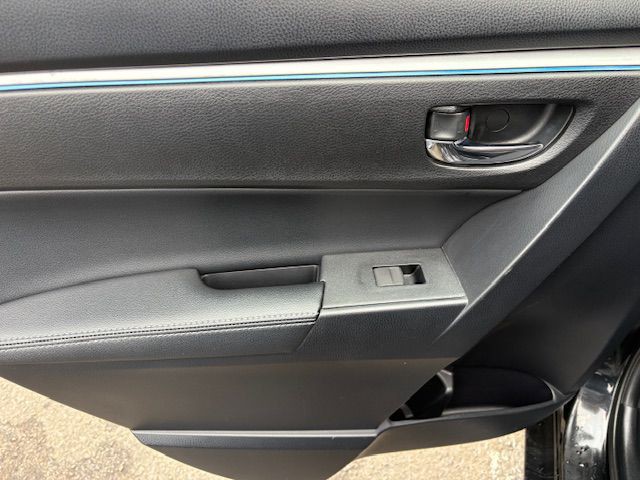 2016 Toyota Corolla Image 17