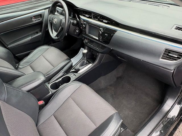 2016 Toyota Corolla Image 19