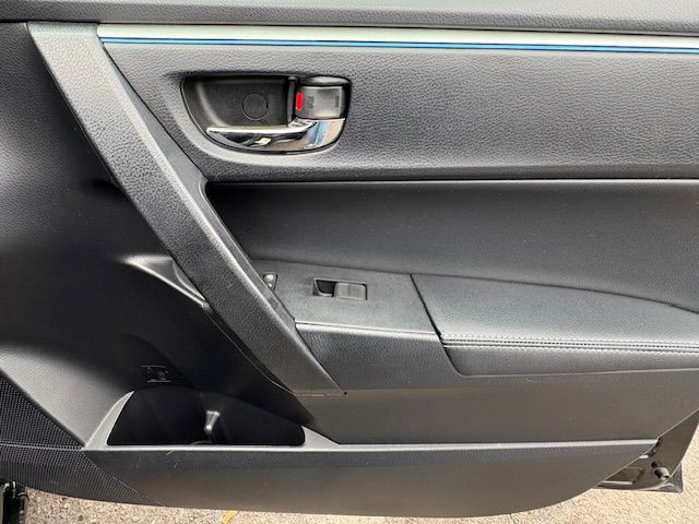 2016 Toyota Corolla Image 20