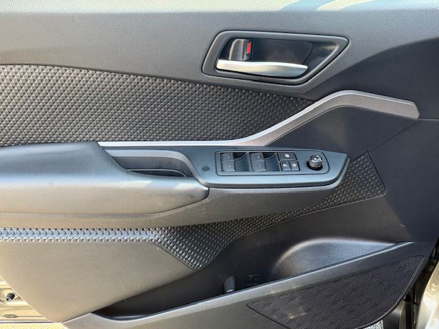 2021 Toyota C-HR Image 13