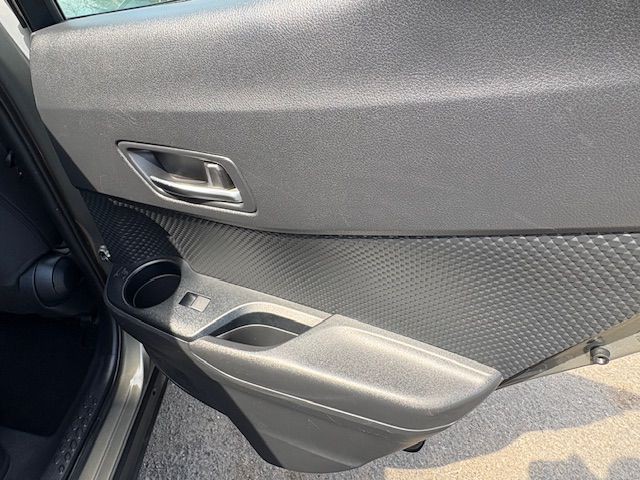 2021 Toyota C-HR Image 22