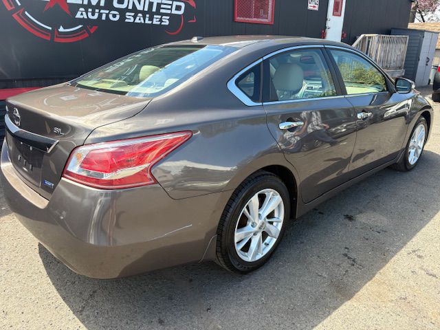 2013 Nissan Altima Image 7