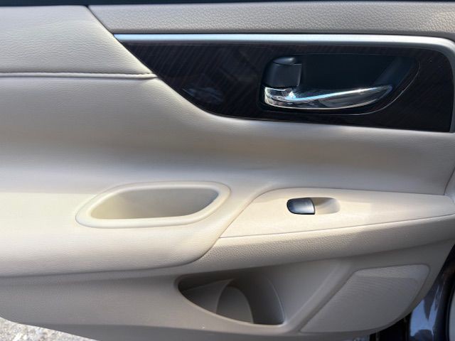 2013 Nissan Altima Image 16