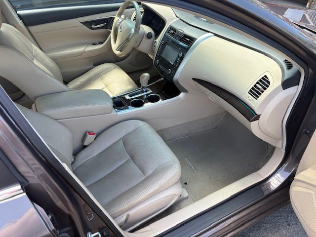 2013 Nissan Altima Image 17