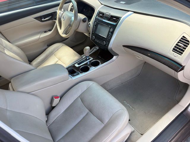 2013 Nissan Altima Image 18