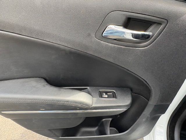 2013 Dodge Charger Image 16