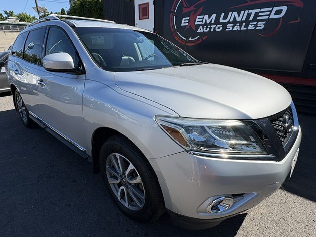 2013 Nissan Pathfinder Image 1