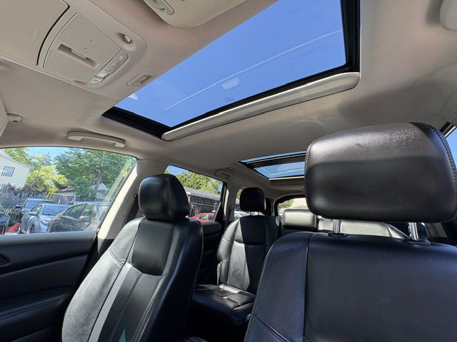 2013 Nissan Pathfinder Image 24