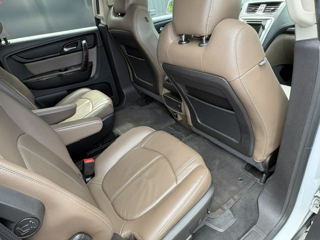 2016 GMC Acadia Image 17