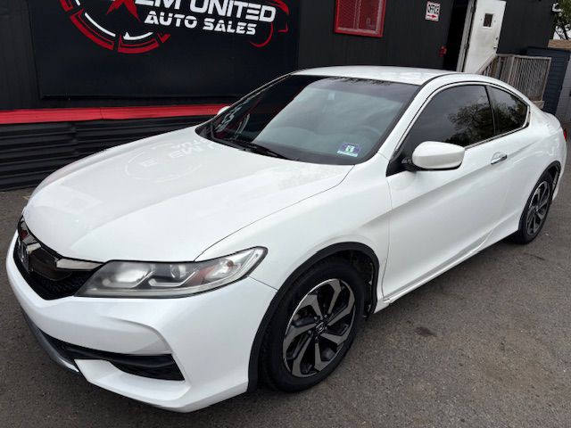 2017 Honda Accord Image 2
