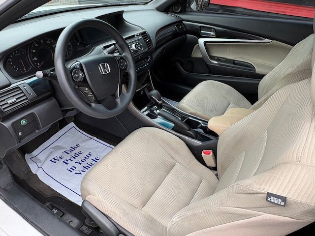 2017 Honda Accord Image 12