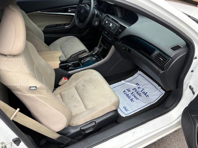 2017 Honda Accord Image 15