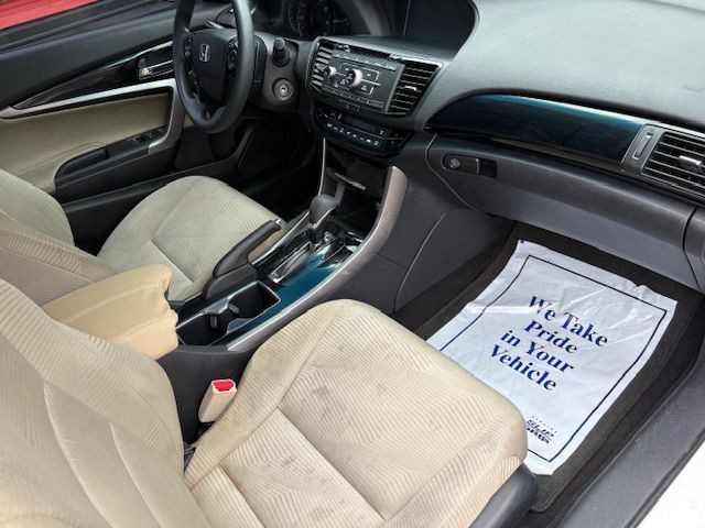 2017 Honda Accord Image 16