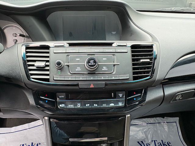 2017 Honda Accord Image 22
