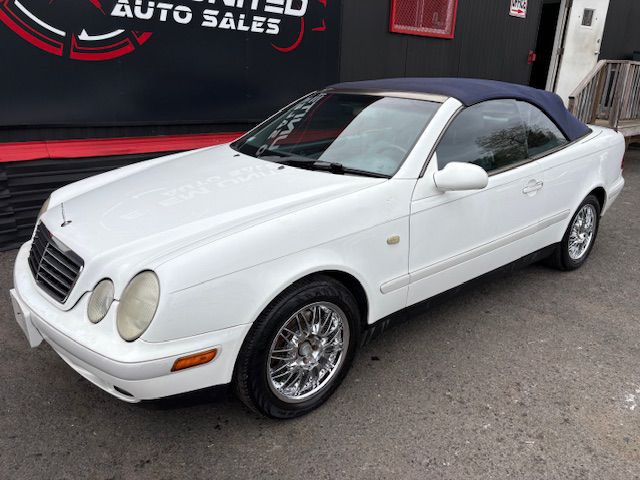 1999 Mercedes-Benz CLK-Class Image 2