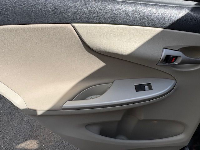 2011 Toyota Corolla Image 14