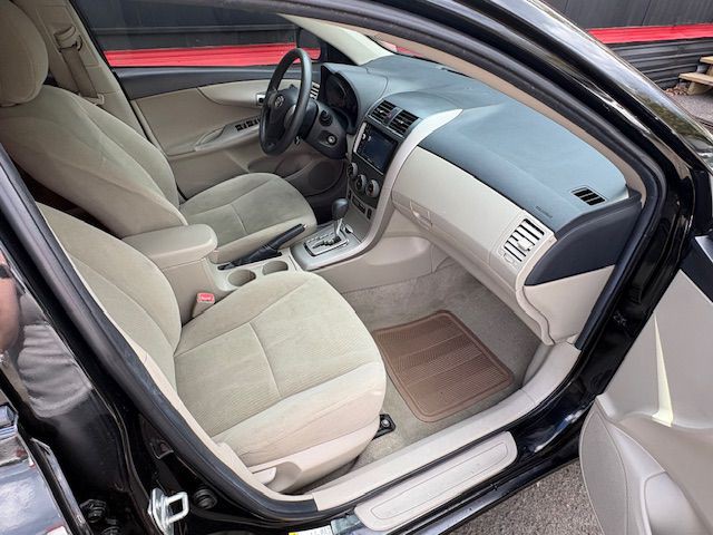 2011 Toyota Corolla Image 15