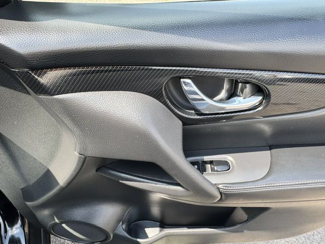 2018 Nissan Rogue Image 17