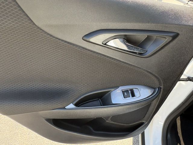 2021 Chevrolet Malibu Image 13