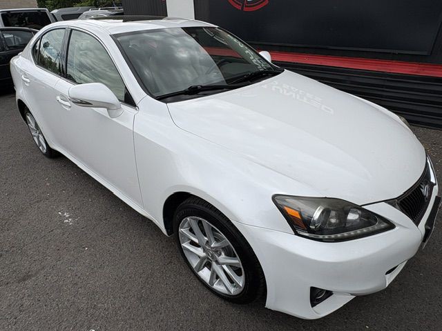 2011 Lexus IS Image 5