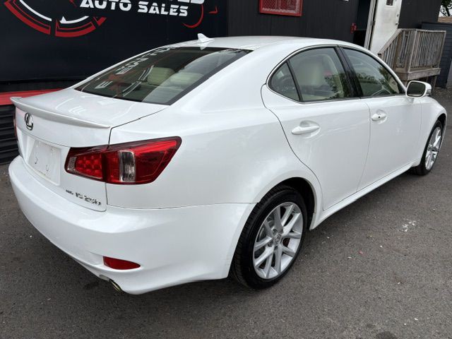 2011 Lexus IS Image 7