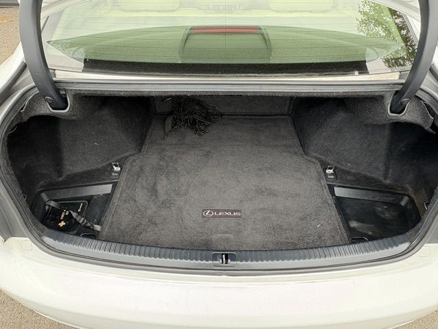 2011 Lexus IS Image 10