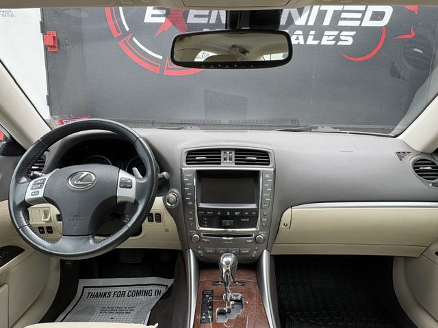 2011 Lexus IS Image 23