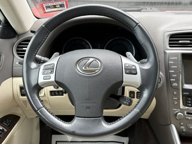 2011 Lexus IS Image 25
